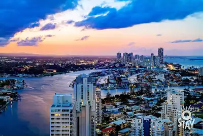 Image de Chevron Renaissance - 3 Bedroom Sub Penthouse Airbnb - 5 Night