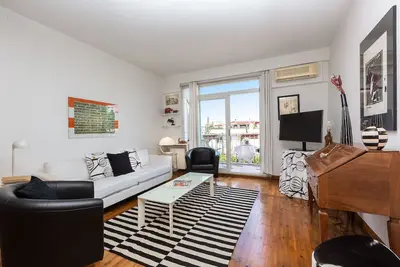 Image de Nouveau petit grenier avec terrasse piazza del popolo