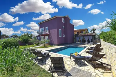 Image de Maison de vacances Poreč pour 1 - 12 personnes avec 5 chambres à coucher - Maison de vacances