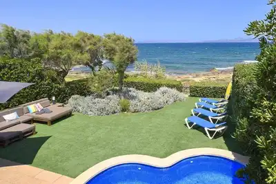 Image de Modern villa with oceanfront & pool for 6 people