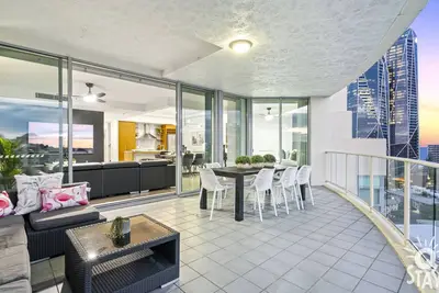 Image de Wings - 3 Bedroom Penthouse- Airbnb - 7 Night