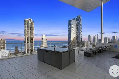 Image de Wings - 3 Bedroom Penthouse with Spa- Airbnb - 5 Night