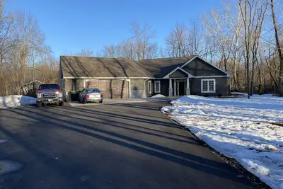 Image de Maison récente sur terrain boisé