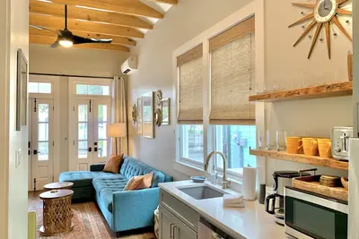 Image de Charming Bungalow Blocks from French Quarter