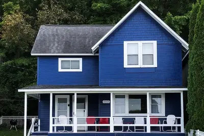 Image de Pleasant lake house w\/ free cable, guest kayak, set on trail - dogs allowed