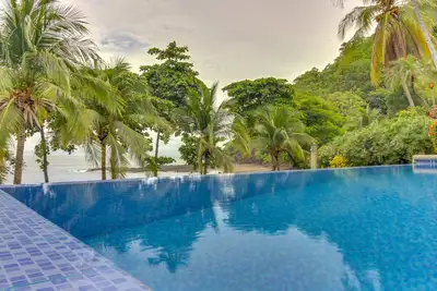 Image de Sensational ocean view resort villas Bbq area, shared pool and beach access