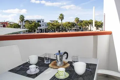 Image de Joli Appartement Deux PIÈCES Avec Terrasse MEUBLÉE