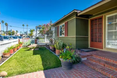 Image de Charming Beach House Getaway