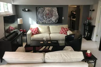 Suite spacieuse à Arlington, à quelques minutes de Dc / Dca