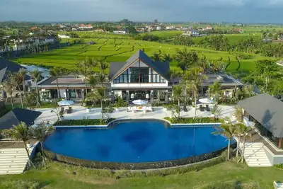 Image de Villa de luxe en front de mer à Cemagi Beach