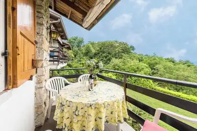 Image de Cosy Holiday Apartment with Balcony, Lake View & Wi-Fi; Parking Available, Pets Allowed
