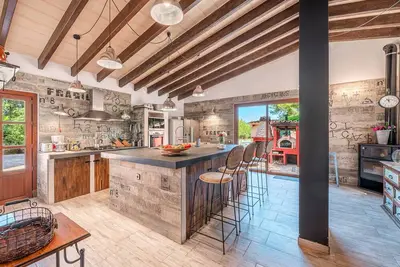 Image de Superbe villa Son French avec vue sur les montagnes et Wi-Fi