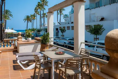 Image de Appartement de vacances Dofí Sur la plage avec terrasse et vue sur mer
