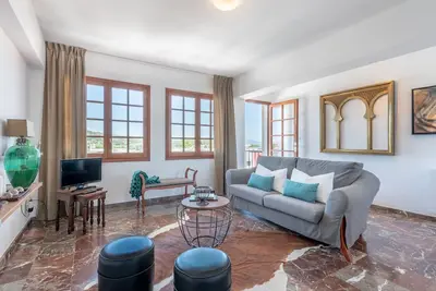 Image de Appartement moderne avec balcons et Wi-Fi ; Animaux acceptés, parking disponible