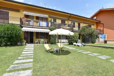 Image de Appartement de vacances \"Dei Salici\" avec jardin, piscine, climatisation et WiFi