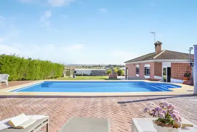 Charmante Villa el Rodeo avec piscine, vue sur les montagnes et climatisation