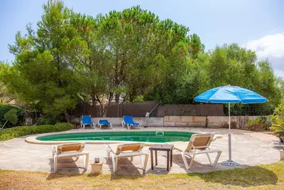 Image de Villa \"Can Me Sents\" avec grand jardin et piscine