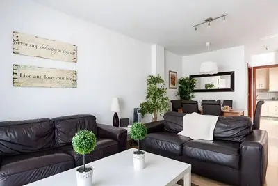 Image de Maison de vacances moderne avec terrasse sur le toit et piscine - Casa Jaime