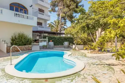 Image de Appartement de vacances \"La Cabanya 2b\" avec Wi-Fi, balcon, terrasse et piscine partagée