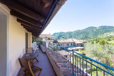 Appartement 'Casa Rita App 1' avec terrasse, jardin et Wi-Fi partagés.