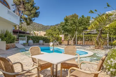 Image de Charmant appartement de vacances \"La Cabanya 3d\" avec balcon, piscine partagée et terrasse