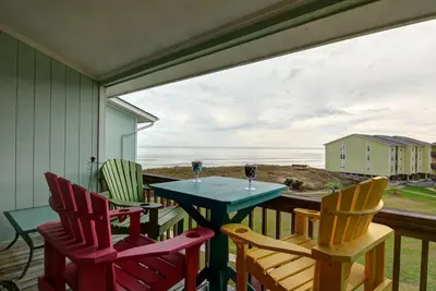 Image de Magnifiquement mis à jour Condo au dernier étage avec vue sur l'océan et la piscine