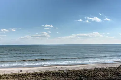 Image de Oceanfront, Amazing Views, entièrement équipé avec un wet-bar