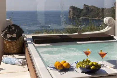 Image de Villa il Glicine avec piscine privée