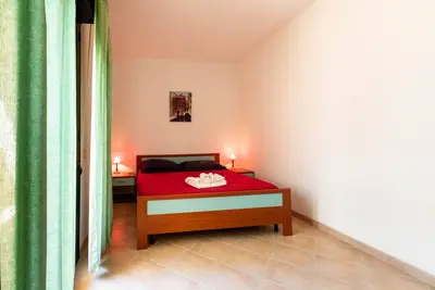 Image de Situation centrale avec balcon - Appartement Cavour Codice E