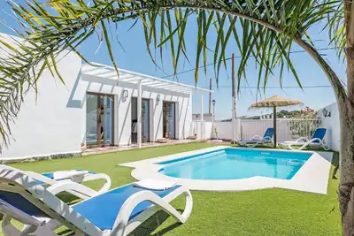 Image de Maison de vacances moderne avec piscine - Casa Capricho