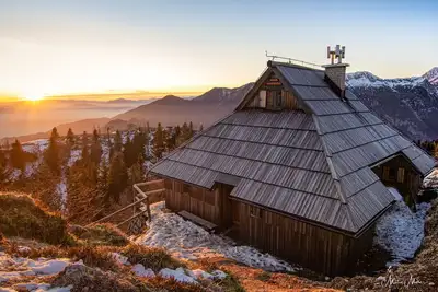 Image de Le nid d'aigle haut dans les montagnes avec sauna et bain à remous