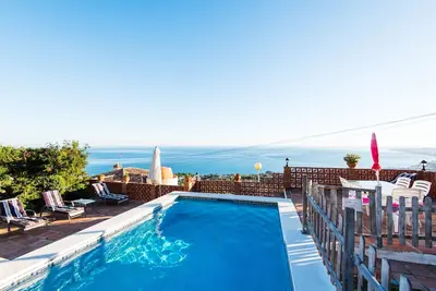 Image de Belle villa La Tuna avec vue sur la mer, Wi-Fi, jardin, balcon