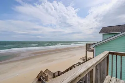 Image de Duplex Oceanfront avec vue imprenable sur l'océan et accès à la plage