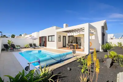 Image de Villa Luna avec vue sur les montagnes, piscine, terrasse et Wi-Fi