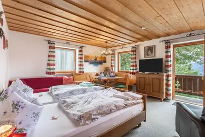 Image de Vacances Ă la ferme - Fantastique appartement avec balcon, vue lac et montagnes.