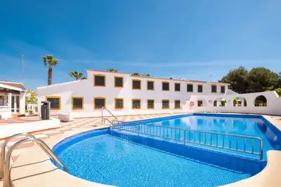Image de Appartement onirique avec piscine, terrasse et wi-fi