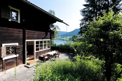 Image de Maison de rĂŞve au bord du lac pour toutes les saisons
