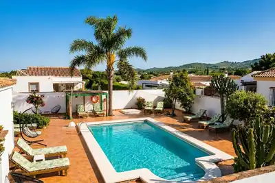 Image de Profitez de Conil, près de la mer avec piscine et barbecue – Appartement C à la Villa Mayo