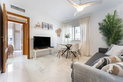 Image de Elégant appartement au bord de la mer avec balcon, belle vue
