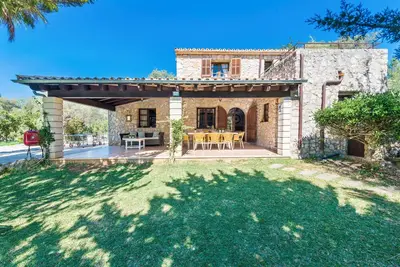 Image de Villa dans un cadre idyllique avec terrasse, piscine et Wi-Fi