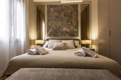Charming Apartment on the Grand Canal R&R