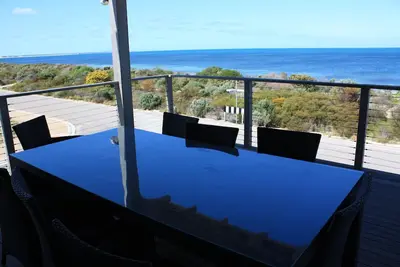 Image de L'Esplanade - Grande maison de vacances moderne avec des vues spectaculaires sur la mer