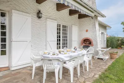 Image de Tous à la mer, dans une grande maison de famille!