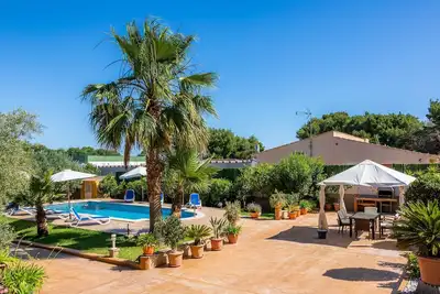 Image de Chalet méditerranéen S'Oratge avec piscine, jardin, Wi-Fi et terrasse