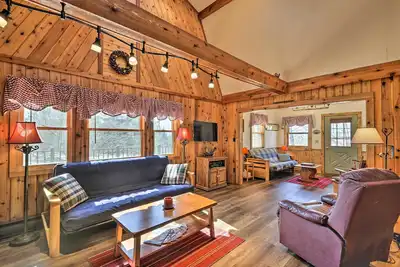Image de Nouveau! Paisible chalet boisé près des lacs et des vignobles!