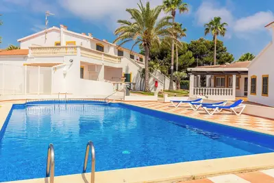 Image de Bel appartement \"Bon Repos A7\" avec piscine, Wi-Fi, terrasse et jardin