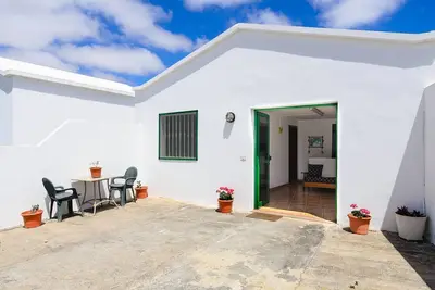 Image de Home In Central Location with Vegetable Garden, Terrace, Mountain View & Wi-Fi; Parking Available