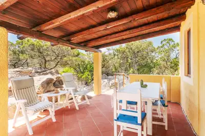 Image de Chalet à proximité de la plage avec jardin et terrasse ; animaux de compagnie admis