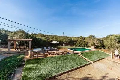 Image de Cadre rural idyllique avec piscine – Villa Es Figueral