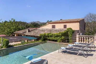 Image de Fantastique Propriété campagnarde avec piscine, Wi-Fi, climatisation et terrain de tennis.